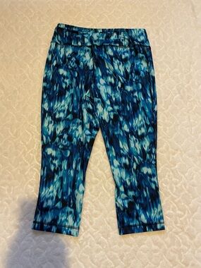 Women’s Blue Tie-Dye Active Capri Bottoms